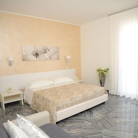 Casa Alfieri"Rooms And Apartments" Porto Cesareo Eksteriør billede